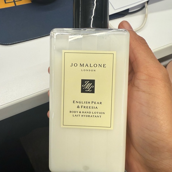 Jo Malone Cream Moisturizer English Pear and Fressia - Picture 2 of 4